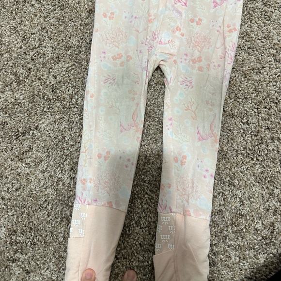 Magnetic me onsie size 6-9 months and 12-18 months - Picture 6 of 6